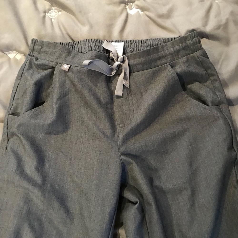 Figs jogger woman’s scrub pants